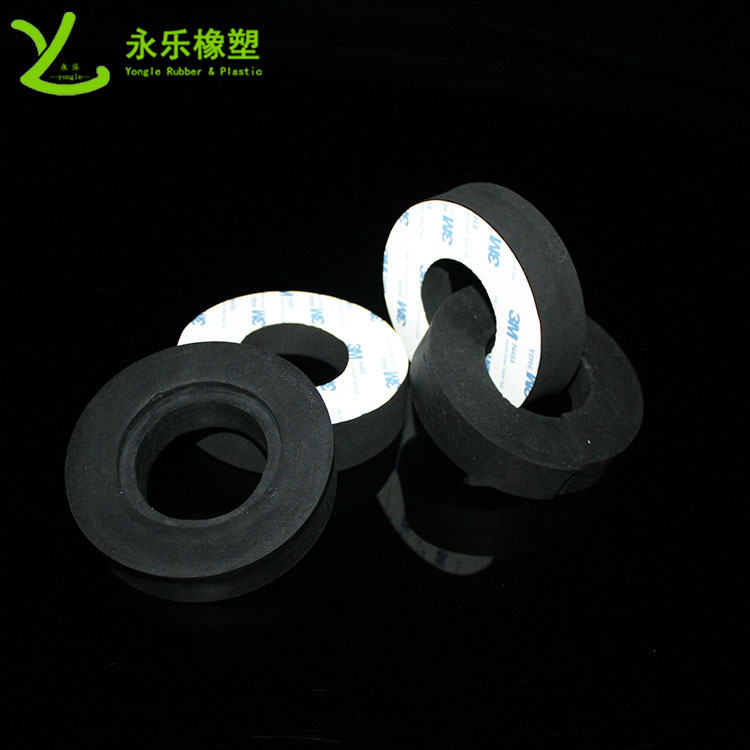 定制模壓發(fā)泡硅膠墊，減震模壓發(fā)泡硅膠墊，無氣味模壓發(fā)泡硅膠墊